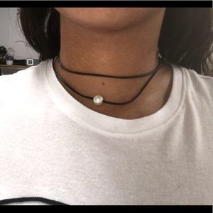 Doubl banded leather pearl choker
